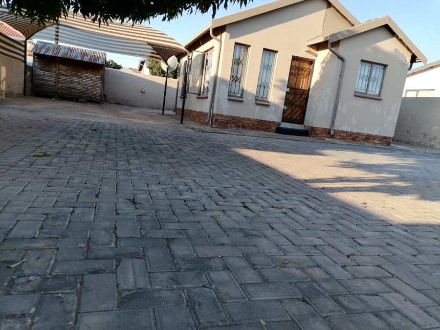 To Let 2 Bedroom Property for Rent in Mabopane Unit X North West